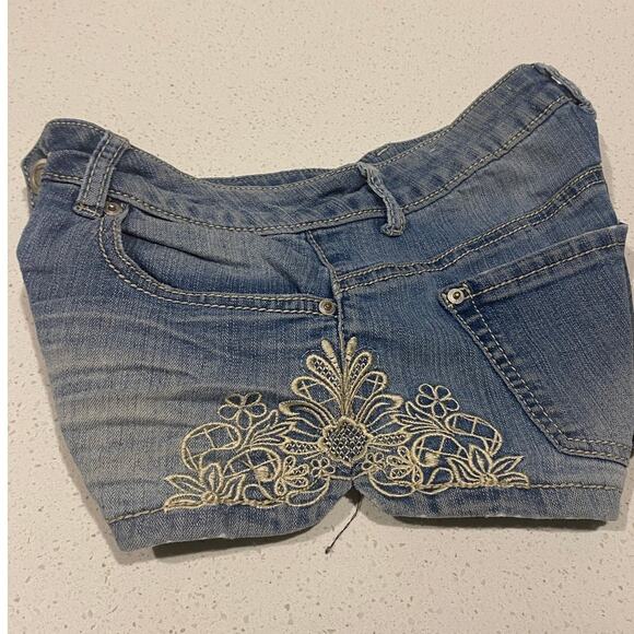 Beautiful Womens Blue Jeans Shorts Size 3 - Picture 4 of 4